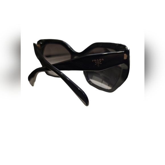 *New* Prada Women's Sunglasses - Picture 11 of 12